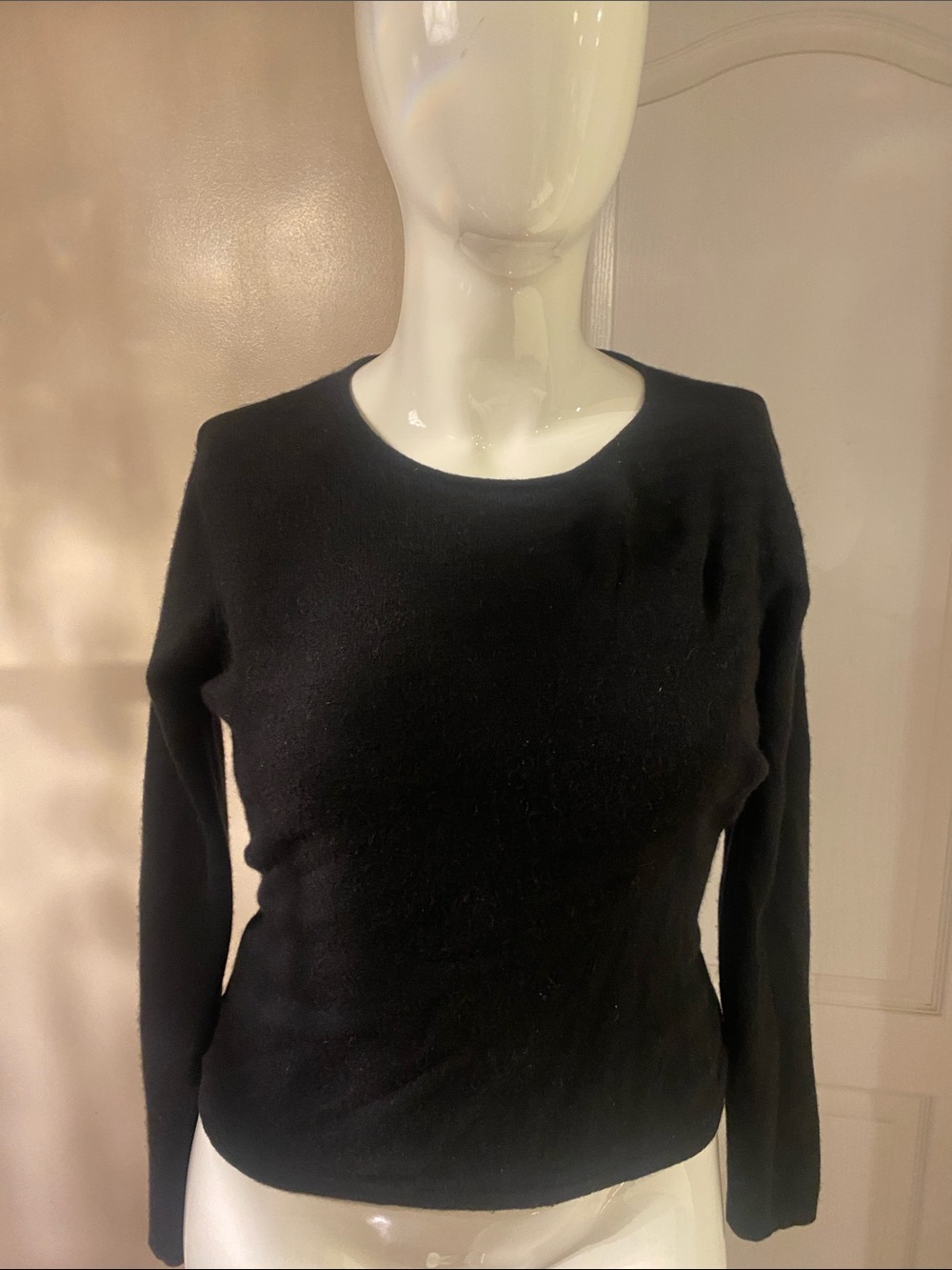 Lord & Taylor Luxurious Black Two-Ply Cashmere Sweater M
